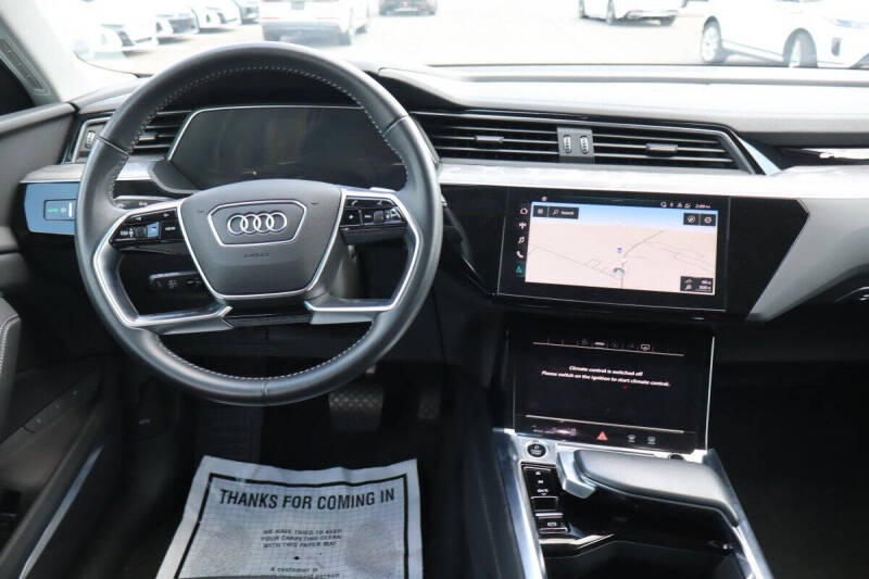 2021 Audi e-tron quattro Premium Plus