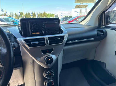 2013 Scion iQ