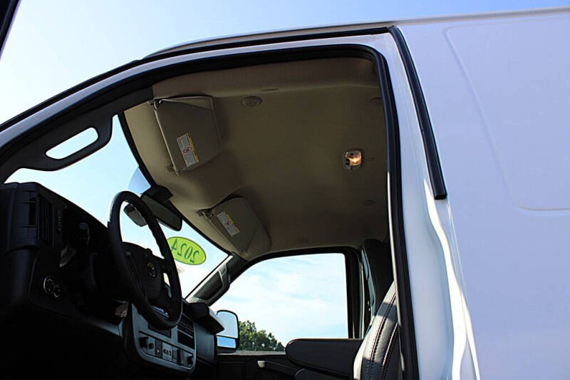 2024 Chevrolet Express 2500