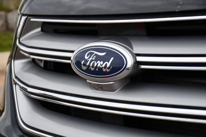 2018 Ford Edge Titanium