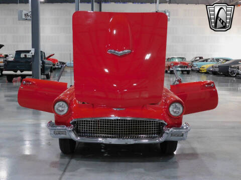 1957 Ford Thunderbird