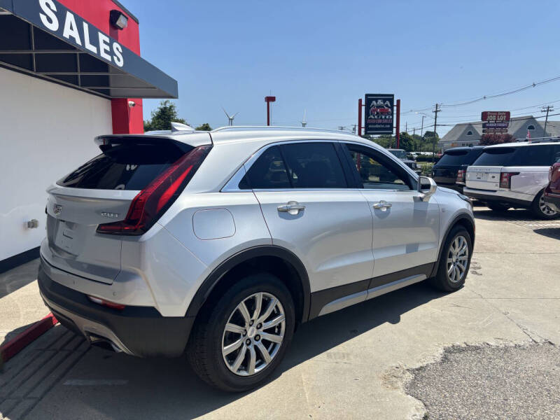 2019 Cadillac XT4 Premium Luxury