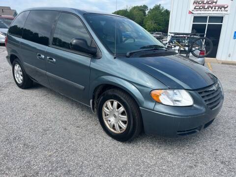 2006 Chrysler Town and Country for sale at UpCountry Motors in Taylors SC