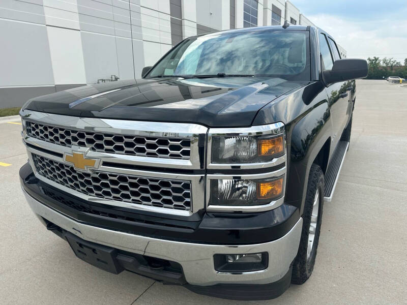 Used 2014 Chevrolet Silverado 1500 LT with VIN 3GCUKREC3EG515337 for sale in Elmhurst, IL