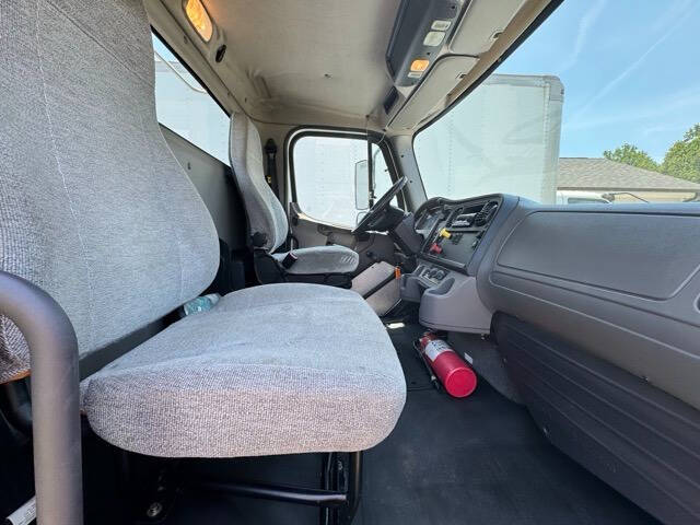 2015 Freightliner M2 106
