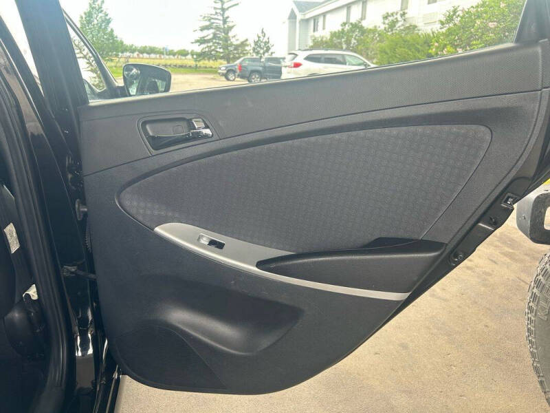 2012 Hyundai Accent SE