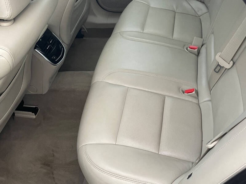 2013 Cadillac XTS Luxury Collection