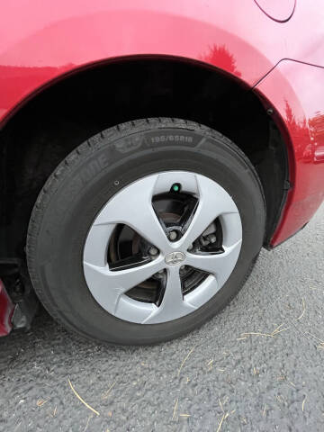 2013 Toyota Prius Three