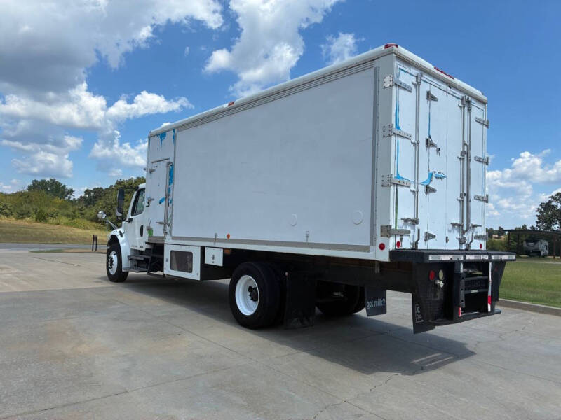 2007 Freightliner M2 106