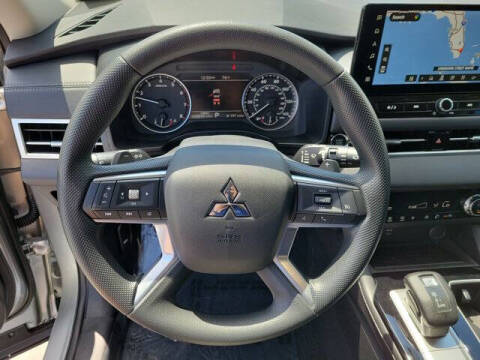2026 Mitsubishi Outlander ES