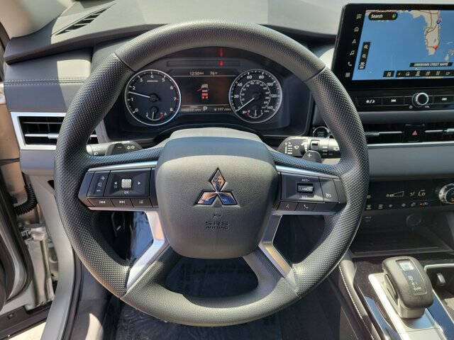 2026 Mitsubishi Outlander ES