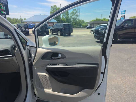 2022 Chrysler Pacifica Hybrid Touring L