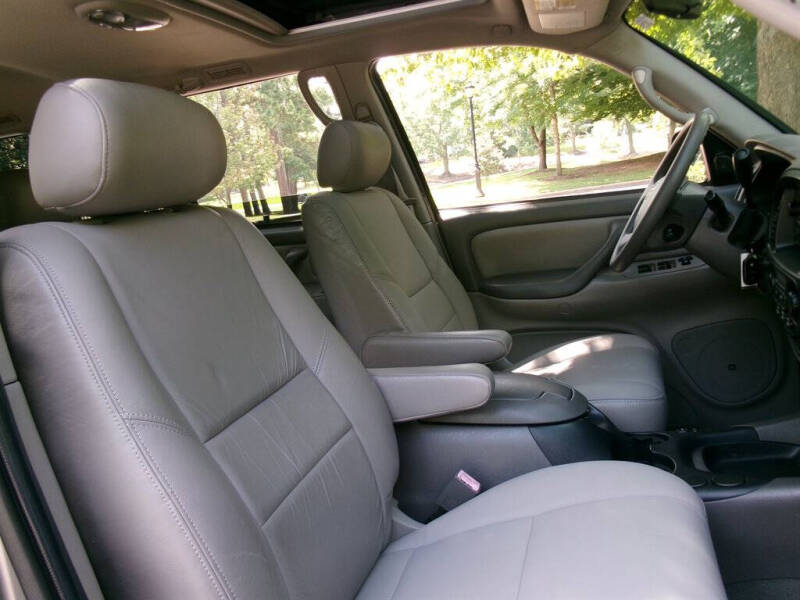 2003 Toyota Sequoia SR5