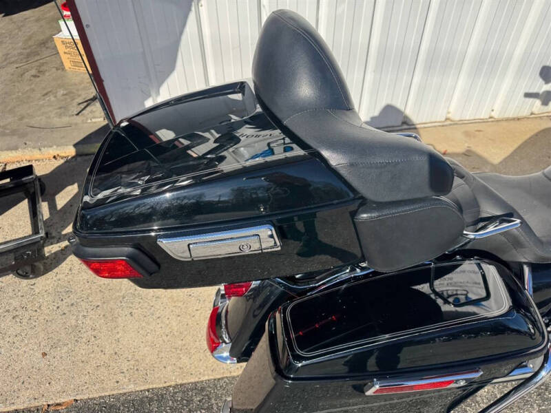 2015 Harley-Davidson FLHTCU103 -