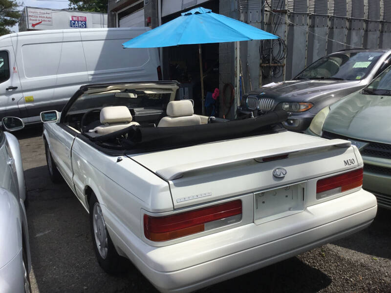 1992 Infiniti M30