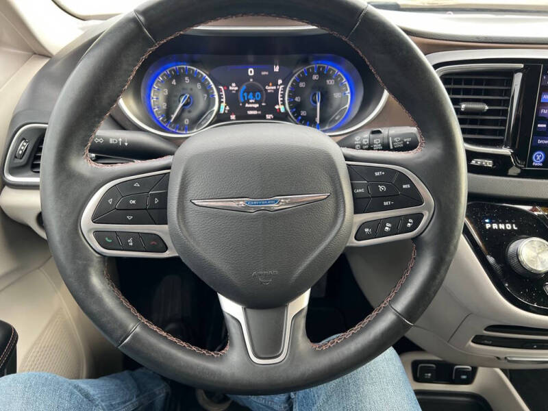 2017 Chrysler Pacifica Touring-L Plus