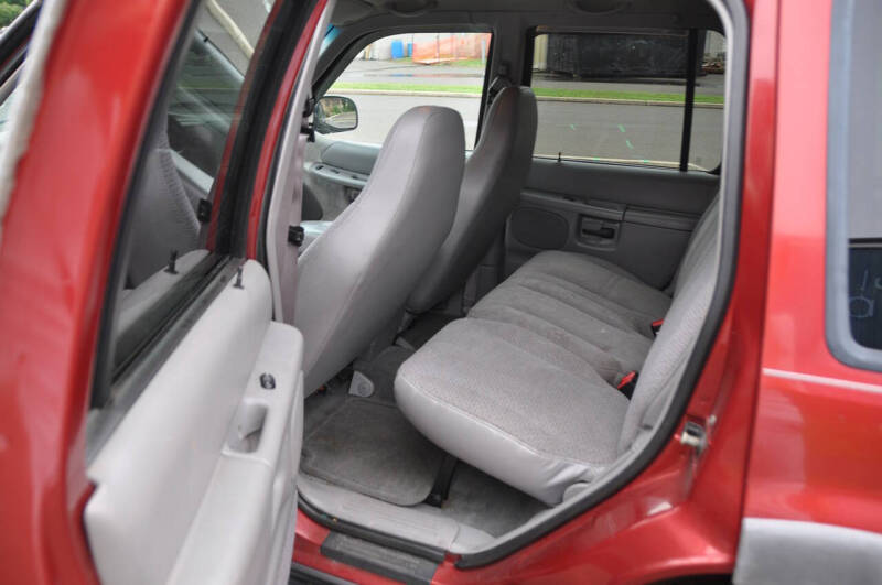 2001 Ford Explorer XLS