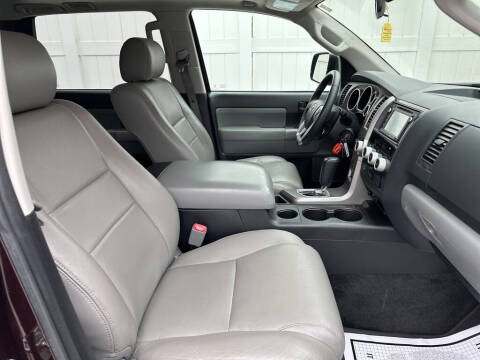 2016 Toyota Sequoia SR5