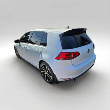 2017 Volkswagen Golf GTI Sport