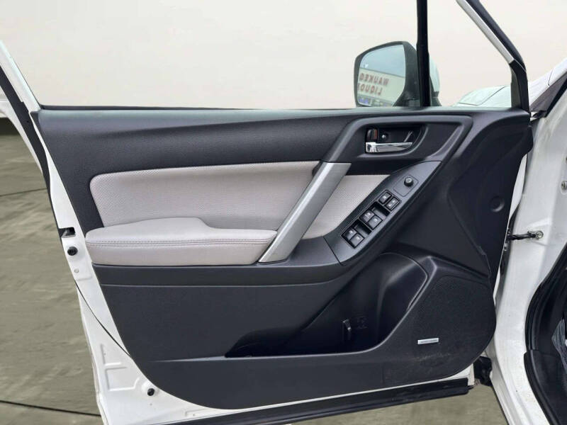 2015 Subaru Forester 2.5i Touring