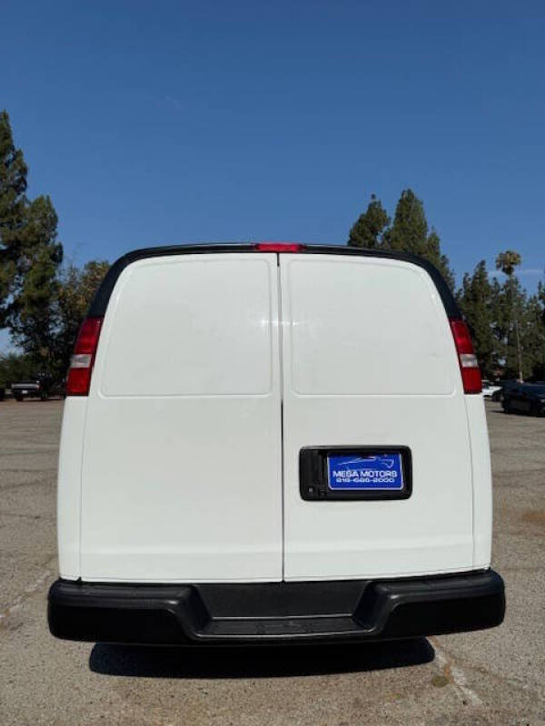 2022 Chevrolet Express 3500