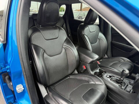 2023 Jeep Cherokee Altitude Lux