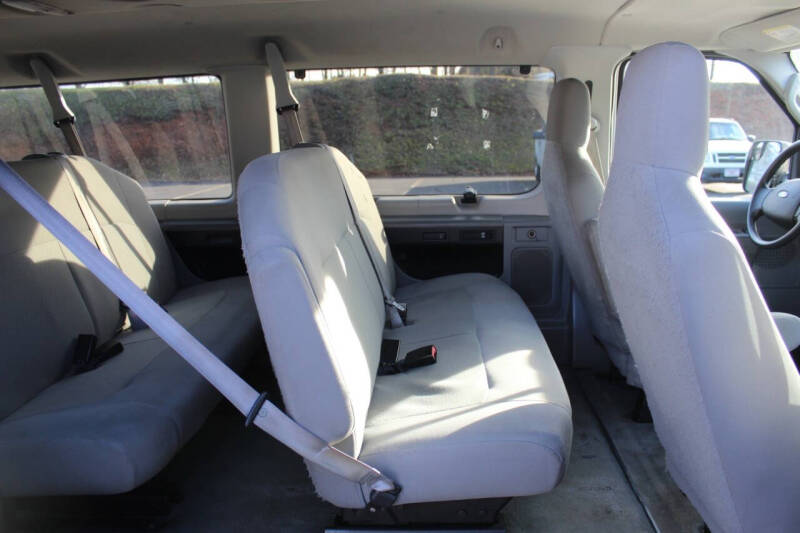 2013 Ford E-Series E-350 SD XLT