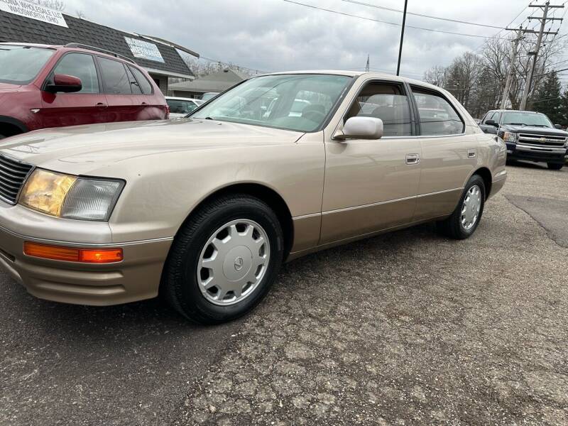 1997 Lexus LS 400 for sale at MEDINA WHOLESALE LLC in Wadsworth OH