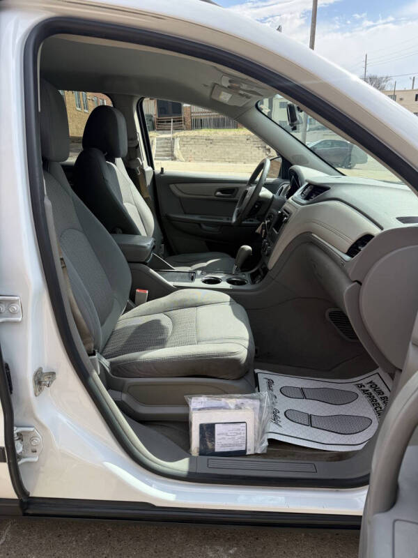 2017 Chevrolet Traverse LS