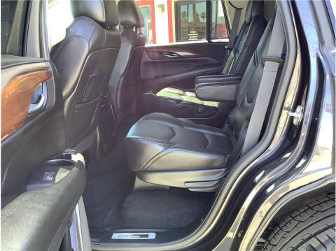 2016 Cadillac Escalade Luxury Collection