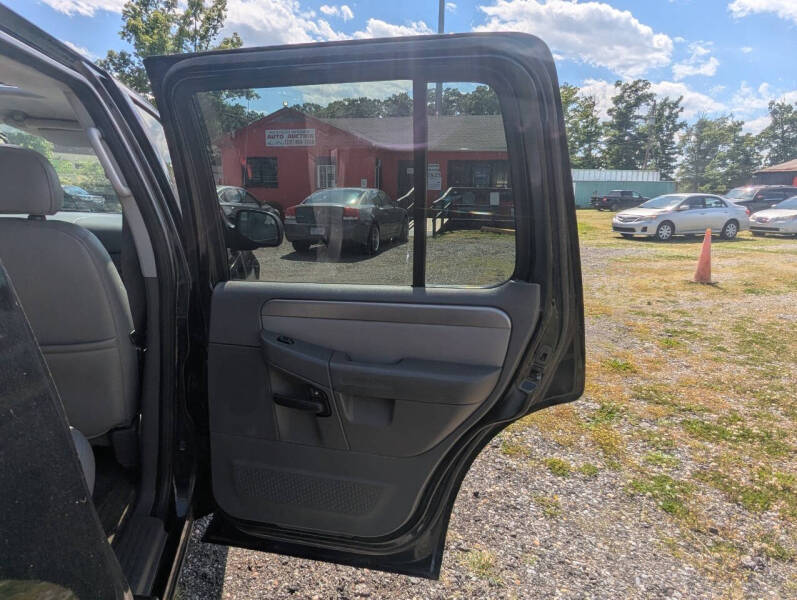 2004 Ford Explorer XLT