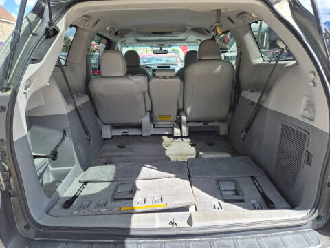2011 Toyota Sienna XLE 8-Passenger