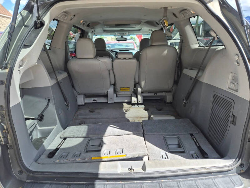 2011 Toyota Sienna XLE 8-Passenger