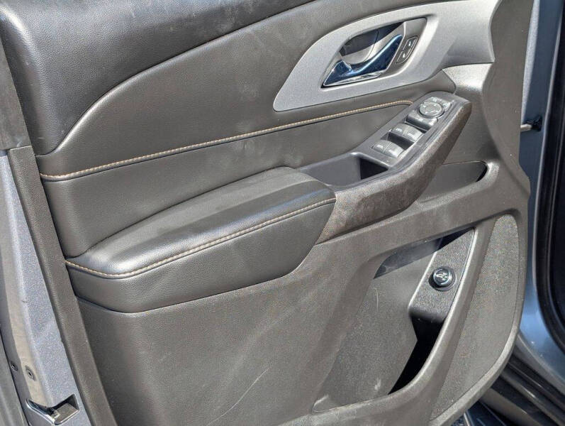 2021 Chevrolet Traverse LT Leather