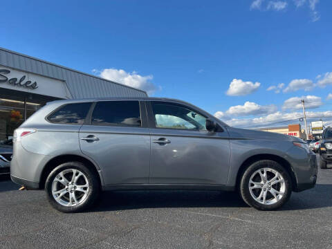 2014 Mitsubishi Outlander ES