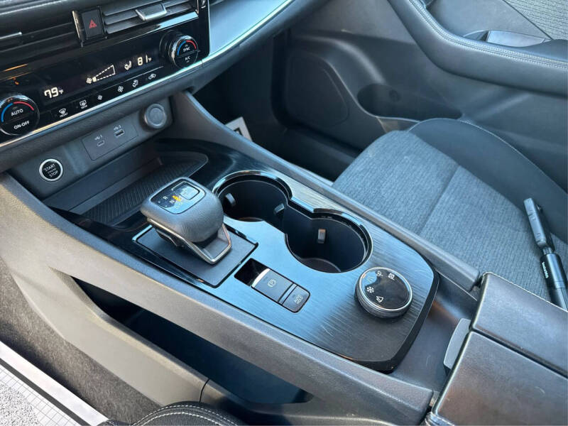 2022 Nissan Rogue SV