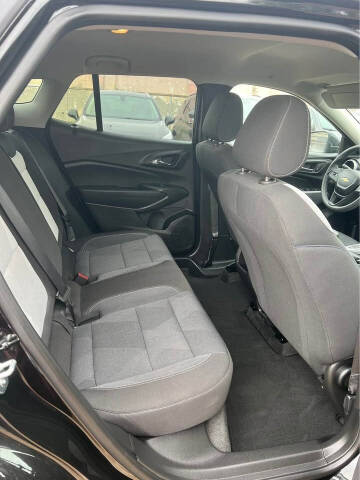 2025 Chevrolet Trax LS
