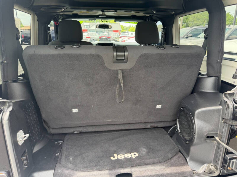 2012 Jeep Wrangler Sahara