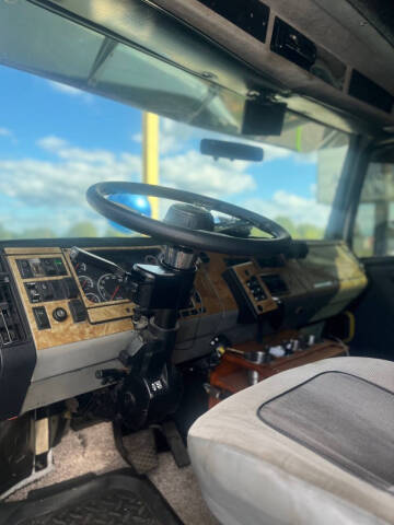 2001 Freightliner FL70