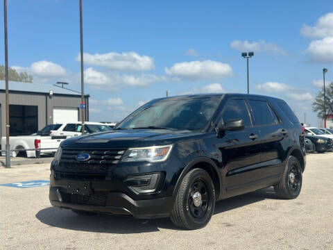 2017 Ford Explorer for sale at Chiefs Auto Group in Hempstead TX