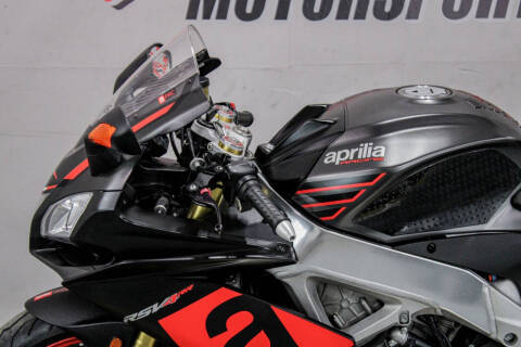 2016 Aprilia RSV4