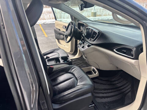 2017 Chrysler Pacifica Touring Plus