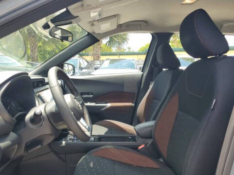 2023 Nissan Kicks SR