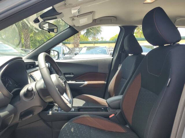 2023 Nissan Kicks SR