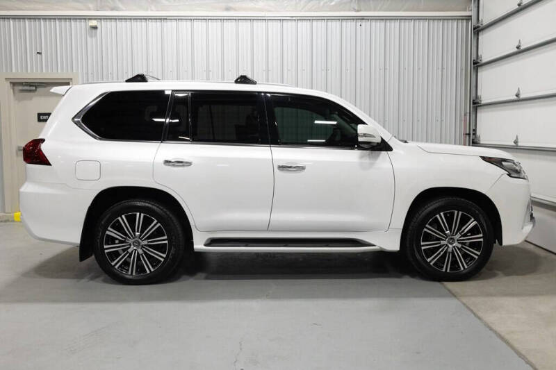 2021 Lexus LX 570 Three-Row