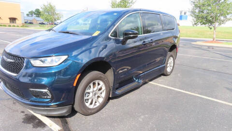 2024 Chrysler Pacifica Touring
