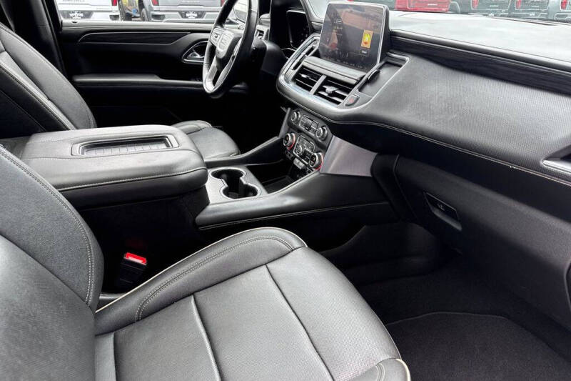2023 GMC Yukon XL SLT