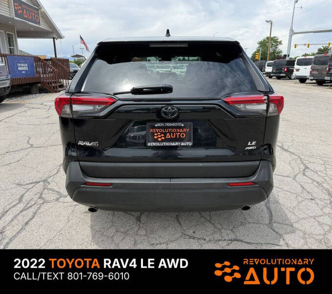 2022 Toyota RAV4 LE