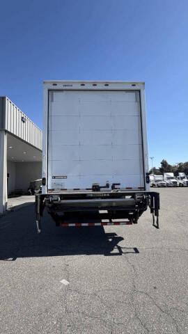 2018 Freightliner M2 106