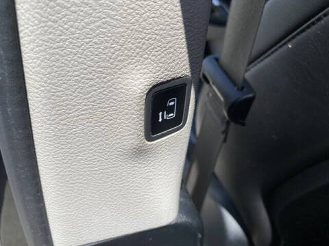 2023 Chrysler Pacifica Plug-In Hybrid Touring L